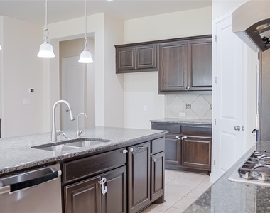 184 Fort Cobb Way - Photo Thumbnail 9