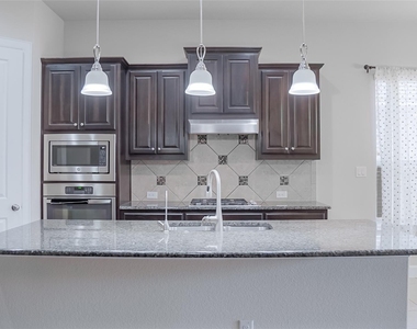 184 Fort Cobb Way - Photo Thumbnail 5