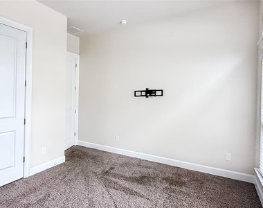 184 Fort Cobb Way - Photo Thumbnail 26