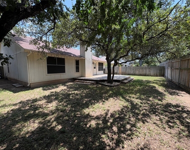 2902 Sabinal Trl - Photo Thumbnail 27
