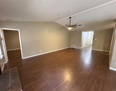2902 Sabinal Trl - Photo Thumbnail 6