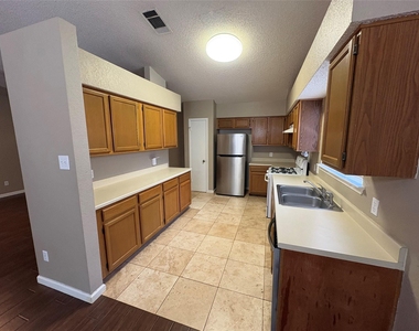 2902 Sabinal Trl - Photo Thumbnail 9