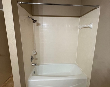 2902 Sabinal Trl - Photo Thumbnail 23
