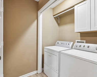 2656 Bradley Ln - Photo Thumbnail 17