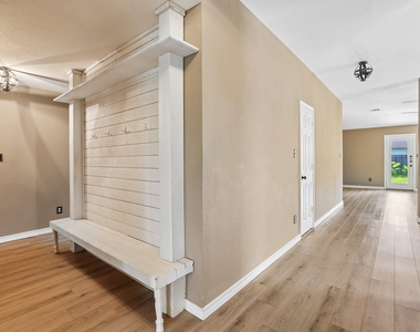 2656 Bradley Ln - Photo Thumbnail 8
