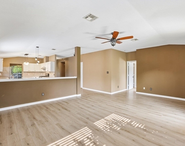 2656 Bradley Ln - Photo Thumbnail 6