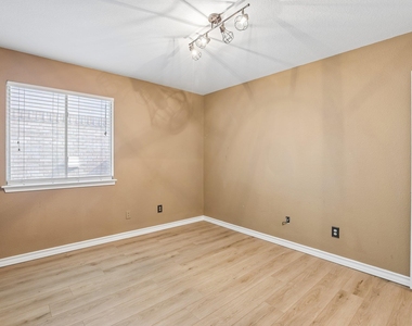 2656 Bradley Ln - Photo Thumbnail 21