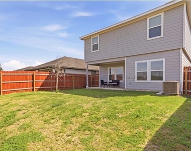 293 Ebbsfleet Dr - Photo Thumbnail 3