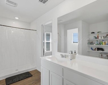 293 Ebbsfleet Dr - Photo Thumbnail 13