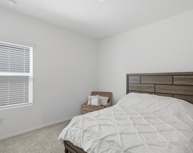 293 Ebbsfleet Dr - Photo Thumbnail 14