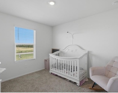 293 Ebbsfleet Dr - Photo Thumbnail 16