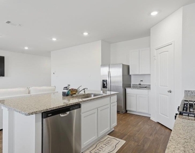 293 Ebbsfleet Dr - Photo Thumbnail 11