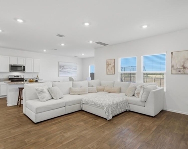 293 Ebbsfleet Dr - Photo Thumbnail 1