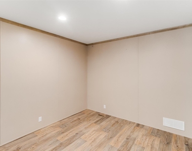 1310 Industrial Blvd - Photo Thumbnail 6