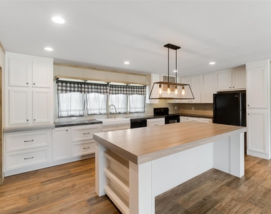 1310 Industrial Blvd - Photo Thumbnail 5