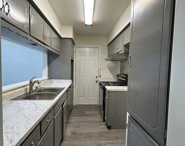 3601 Catalina Dr Nw - Photo Thumbnail 6