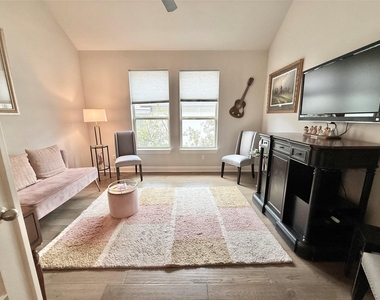 4309 Orange Blossom Pass - Photo Thumbnail 11