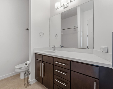 507 Sabine St - Photo Thumbnail 17