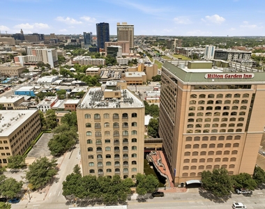 507 Sabine St - Photo Thumbnail 29