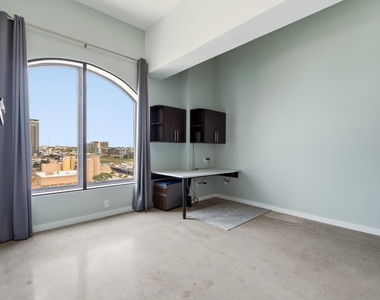507 Sabine St - Photo Thumbnail 15