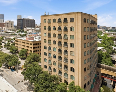 507 Sabine St - Photo Thumbnail 28