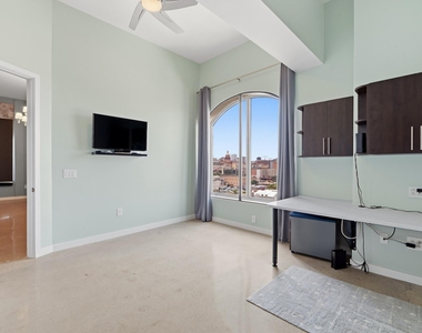 507 Sabine St - Photo Thumbnail 16