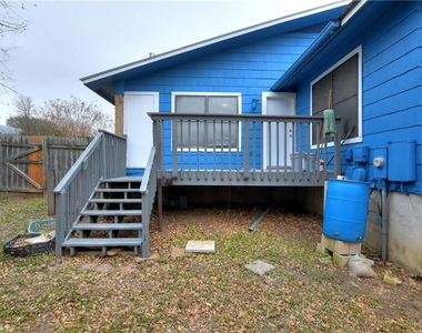 904 Walter St - Photo Thumbnail 16