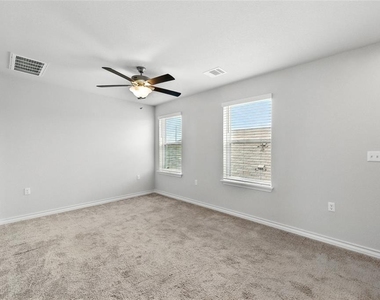 11921 Cimaizon Dr - Photo Thumbnail 10