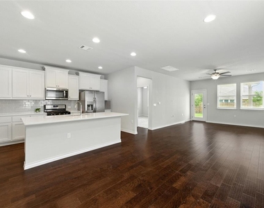 11921 Cimaizon Dr - Photo Thumbnail 3