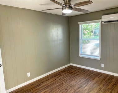1113 Haynes St - Photo Thumbnail 6
