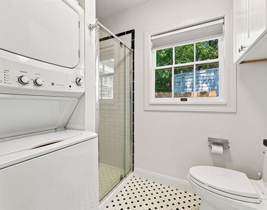 811 E 45th St - Photo Thumbnail 17
