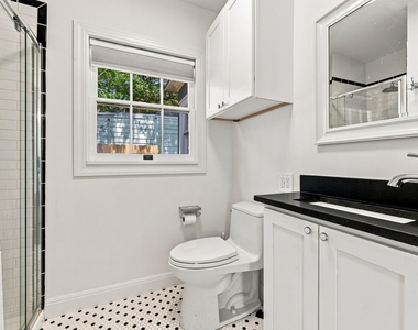 811 E 45th St - Photo Thumbnail 16