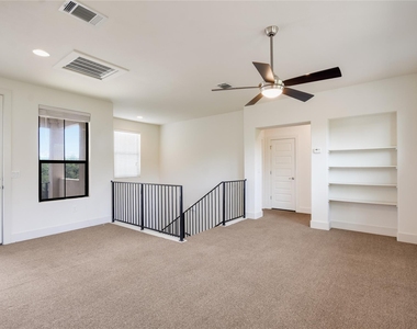 18400 Lakepoint Cv - Photo Thumbnail 23
