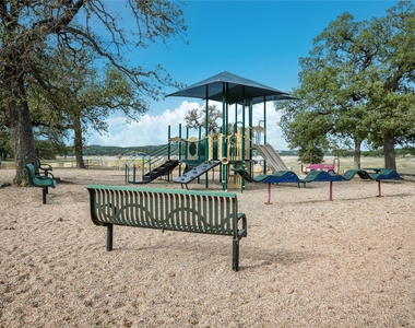 18400 Lakepoint Cv - Photo Thumbnail 38