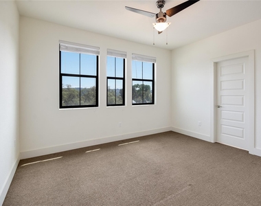 18400 Lakepoint Cv - Photo Thumbnail 28