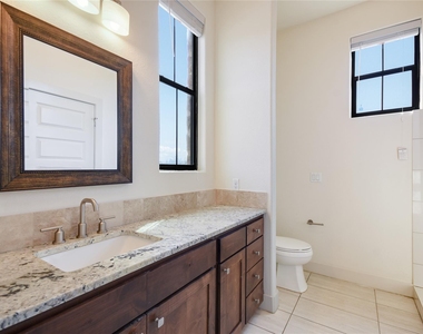 18400 Lakepoint Cv - Photo Thumbnail 29