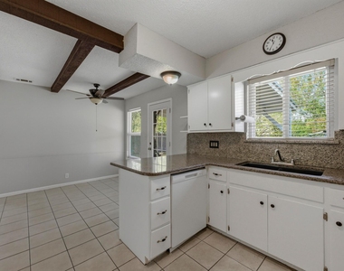 5704 Cedardale Dr - Photo Thumbnail 8