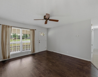 5704 Cedardale Dr - Photo Thumbnail 4