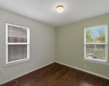 5704 Cedardale Dr - Photo Thumbnail 13