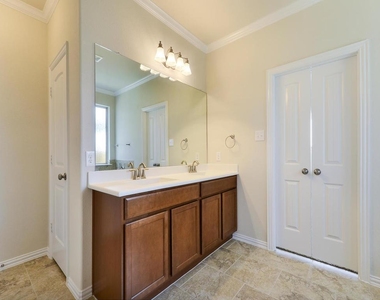 2617 Creeping Vine Ct - Photo Thumbnail 16