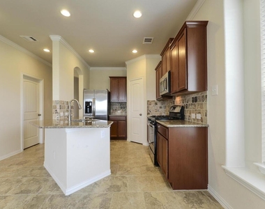 2617 Creeping Vine Ct - Photo Thumbnail 9