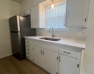 6005 Cameron Rd - Photo Thumbnail 7