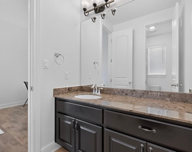 3904 Piana Pl - Photo Thumbnail 20