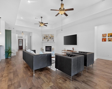 3904 Piana Pl - Photo Thumbnail 9