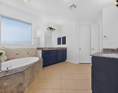 3904 Piana Pl - Photo Thumbnail 15