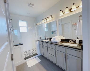 17508 Panorama Dr - Photo Thumbnail 12