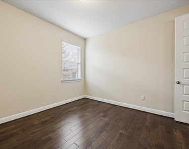 365 Arapaho Dr - Photo Thumbnail 14