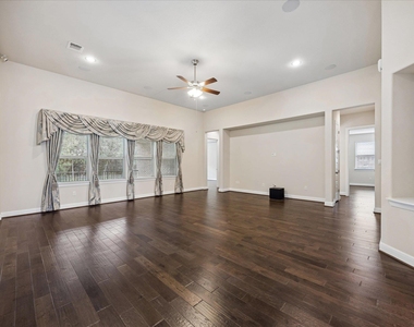 365 Arapaho Dr - Photo Thumbnail 1