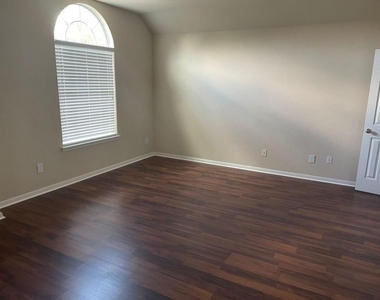 103 Payne Stewart Dr - Photo Thumbnail 16