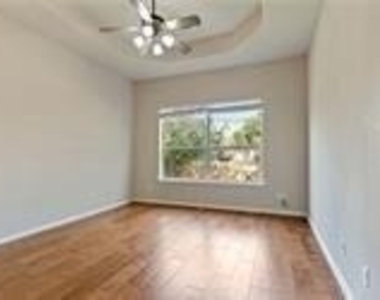 103 Payne Stewart Dr - Photo Thumbnail 6